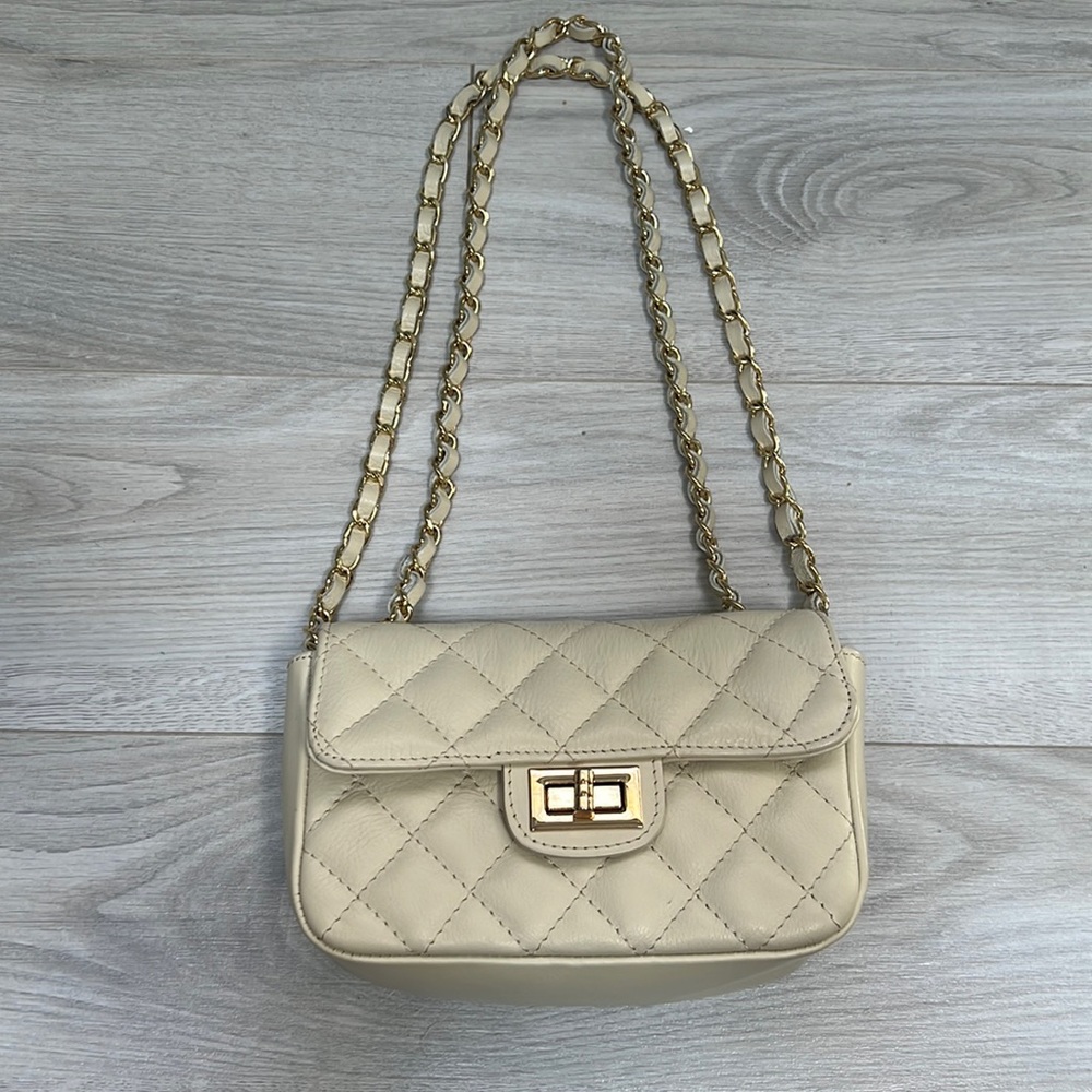 LAVORAZIONE ARTIGIANELE Quilted Italian Leather